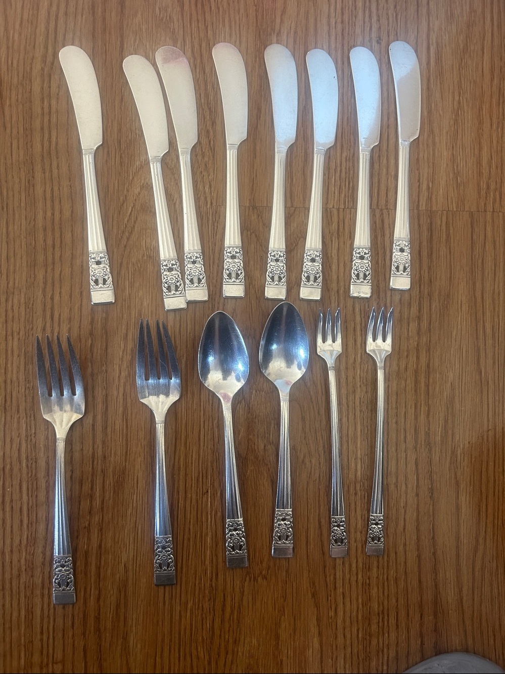 Stainless Steel Ornate Handle Dessert Flatware Set - Silver 14 piece - Picture 6 of 10